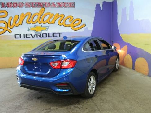 Used 2018 Chevrolet Cruze LT w/ RS Package FWD image 4