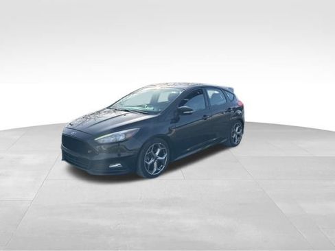 Used 2017 Ford Focus ST image 1