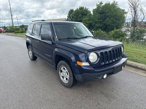 Used 2014 Jeep Patriot Sport w/ Power Value Group AWD/4WD image 2