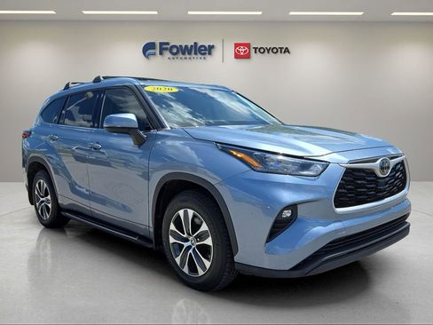 Used 2020 Toyota Highlander XLE AWD/4WD image 1