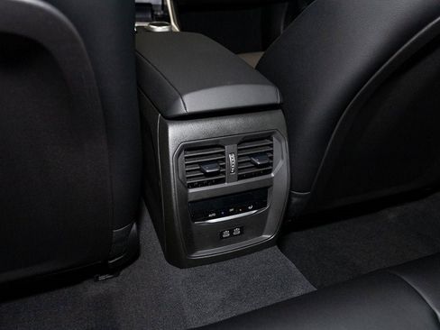 New 2026 BMW 330i xDrive Sedan w/ Premium Package image 36