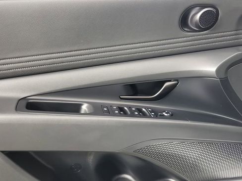 Certified 2025 Hyundai Elantra SEL FWD image 9