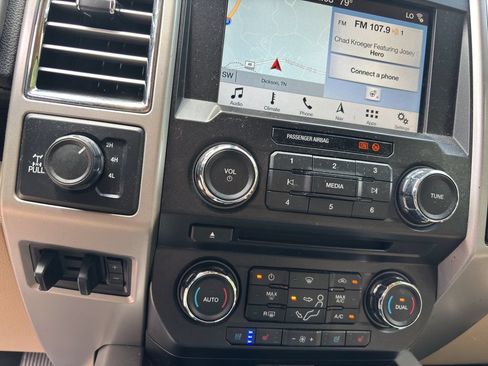 Used 2017 Ford F250 Lariat w/ Lariat Ultimate Package AWD/4WD image 14