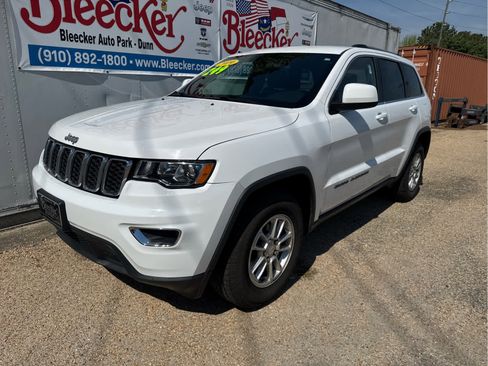 Used 2019 Jeep Grand Cherokee Laredo image 6