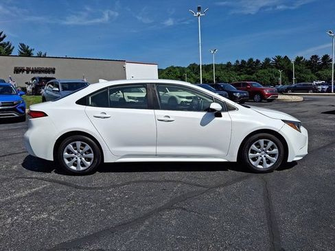 Used 2020 Toyota Corolla LE FWD image 9