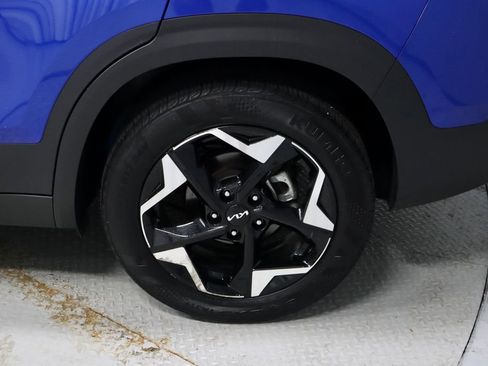 Used 2025 Kia Seltos S FWD image 19