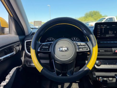 Used 2021 Kia Seltos SX w/ SX Sunroof Package AWD/4WD image 8