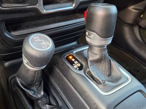 Used 2022 Jeep Wrangler Unlimited Sport AWD/4WD image 19