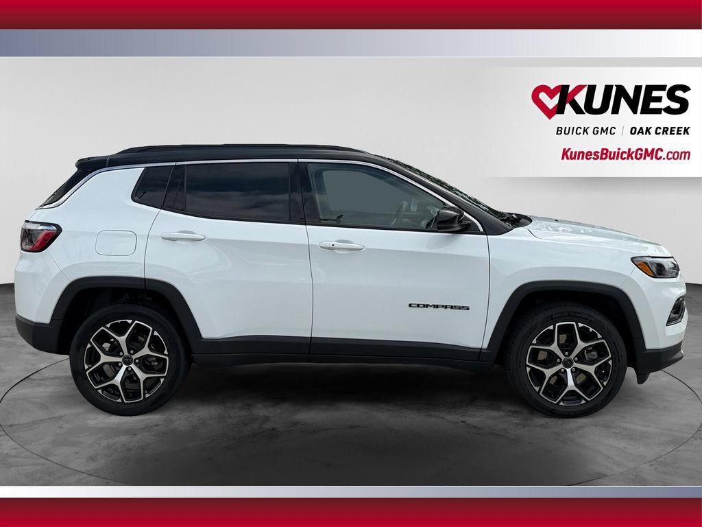 Used 2025 Jeep Compass Limited AWD/4WD image 12