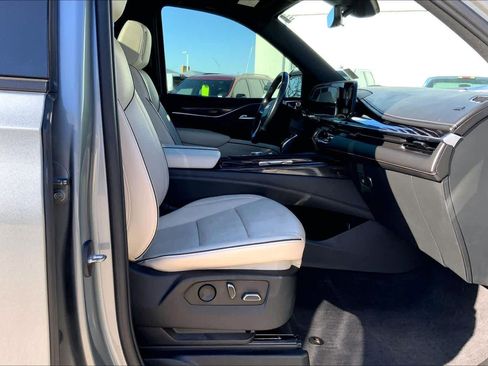 Used 2023 Cadillac Escalade Sport image 8