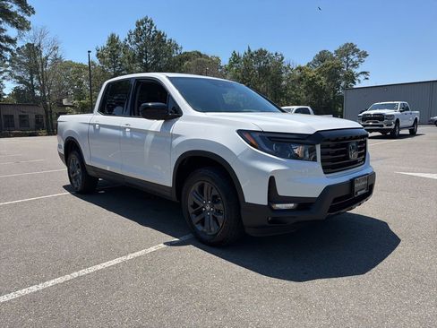 Certified 2023 Honda Ridgeline Sport image 4