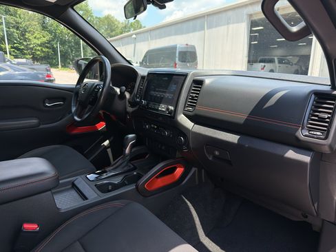 Used 2023 Nissan Frontier Pro-X w/ Tow Package RWD image 17