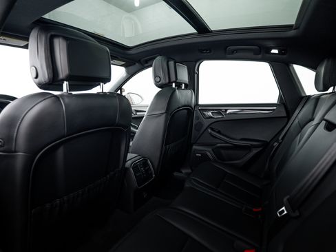 Certified 2021 Porsche Macan S image 24