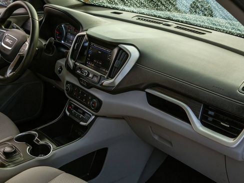 Used 2024 GMC Terrain SLE AWD/4WD image 11