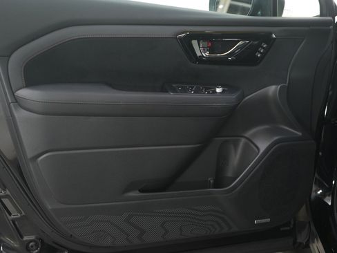 Used 2025 Subaru Forester Touring w/ Popular Package - Touring image 19