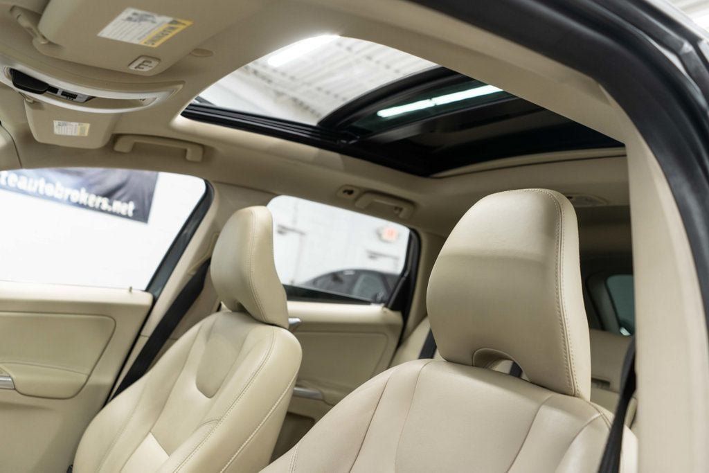 Used 2016 Volvo XC60 T5 Premier w/ Proximity Package FWD image 7