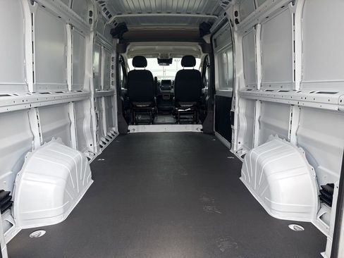 Used 2024 RAM ProMaster 2500 image 24