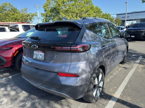Used 2023 Chevrolet Bolt EUV LT w/ Convenience Package FWD image 6