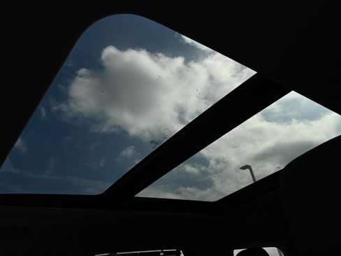 Used 2020 Ford Explorer Limited w/ Class III Trailer Tow Package image 26