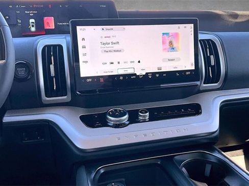 New 2026 Ford Expedition Active image 7