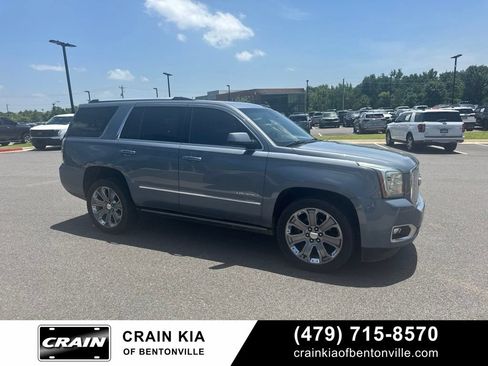 Used 2015 GMC Yukon Denali w/ Premium Package AWD/4WD image 8