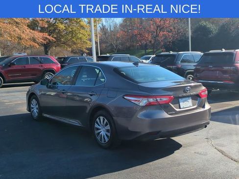Used 2019 Toyota Camry L image 3