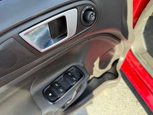 Used 2014 Ford Fiesta SE w/ Equipment Group 201A FWD image 21