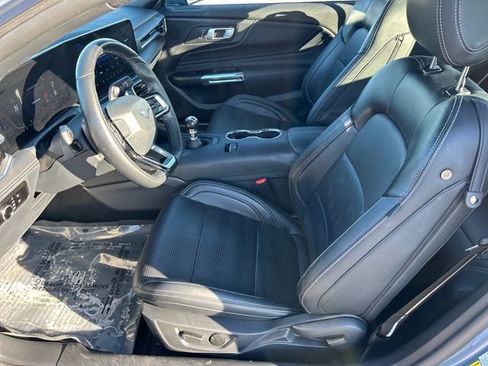 Used 2025 Ford Mustang GT Premium image 9