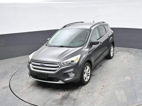Used 2017 Ford Escape SE w/ Equipment Group 201A AWD/4WD image 16