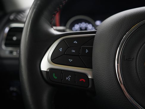 Used 2019 Jeep Compass Trailhawk w/ Leather Interior Group AWD/4WD image 25