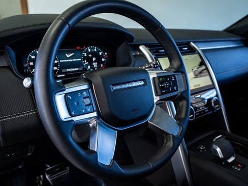 Used 2024 Land Rover Discovery Dynamic SE image 36