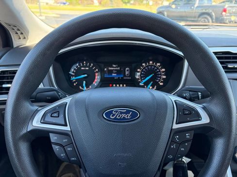 Used 2016 Ford Fusion SE w/ SE Cold Weather Package FWD image 15