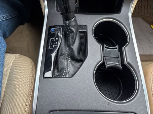 Used 2015 Toyota Camry LE image 24