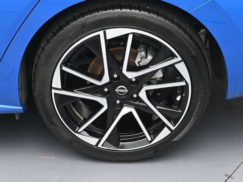 Used 2025 Nissan Sentra SR FWD image 7