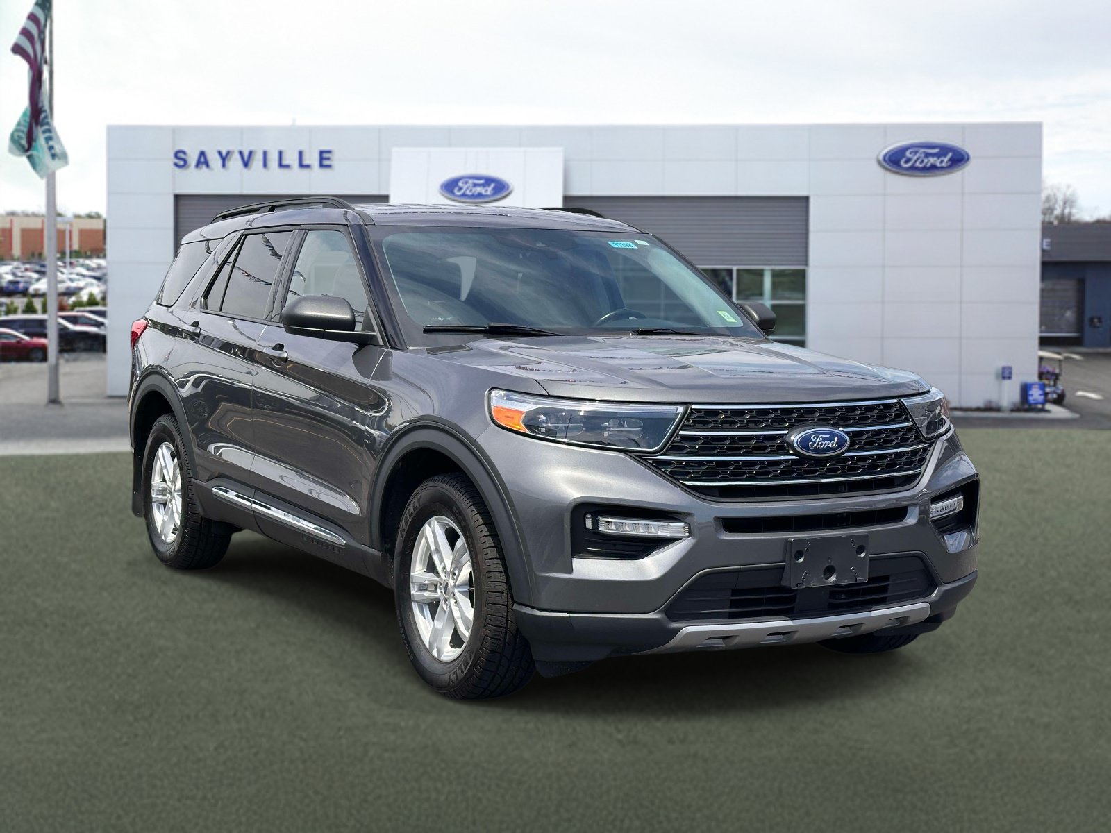 Used 2023 Ford Explorer XLT w/ Equipment Group 202A AWD/4WD image 6