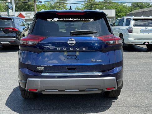Used 2024 Nissan Rogue SL AWD/4WD image 4