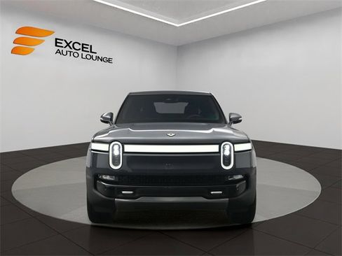 Used 2022 Rivian R1T Launch Edition image 8