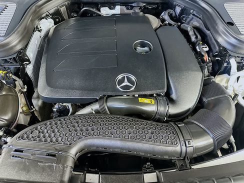 Used 2020 Mercedes-Benz GLC 300 4MATIC image 9