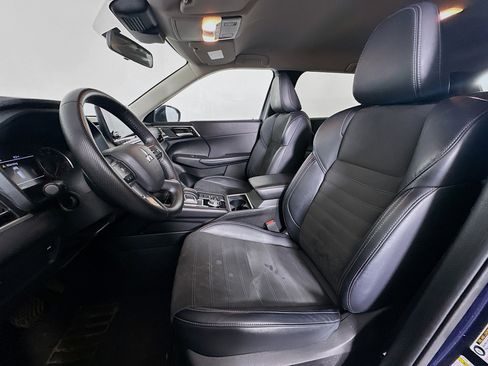 Used 2024 Mitsubishi Outlander SE AWD/4WD image 13