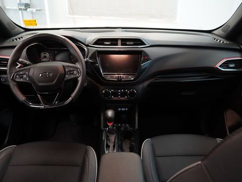 Used 2023 Chevrolet TrailBlazer RS w/ Convenience Package image 8