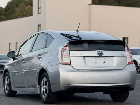 Used 2013 Toyota Prius Two FWD image 4