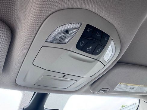 Used 2023 Chrysler Voyager LX FWD image 29