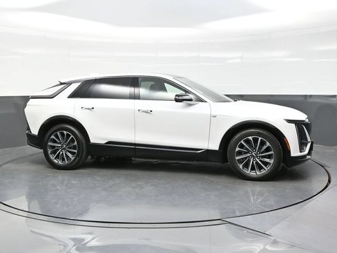 Certified 2024 Cadillac Lyriq Sport AWD/4WD image 8
