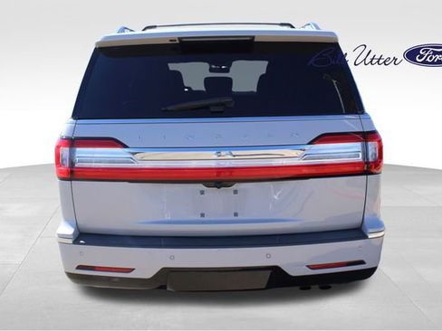 Used 2021 Lincoln Navigator Reserve image 6