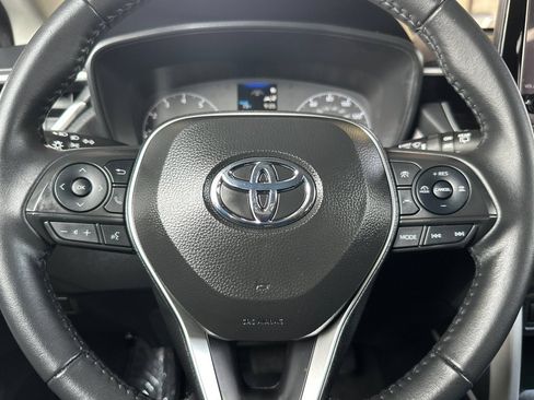 Certified 2025 Toyota Corolla Cross LE FWD image 23