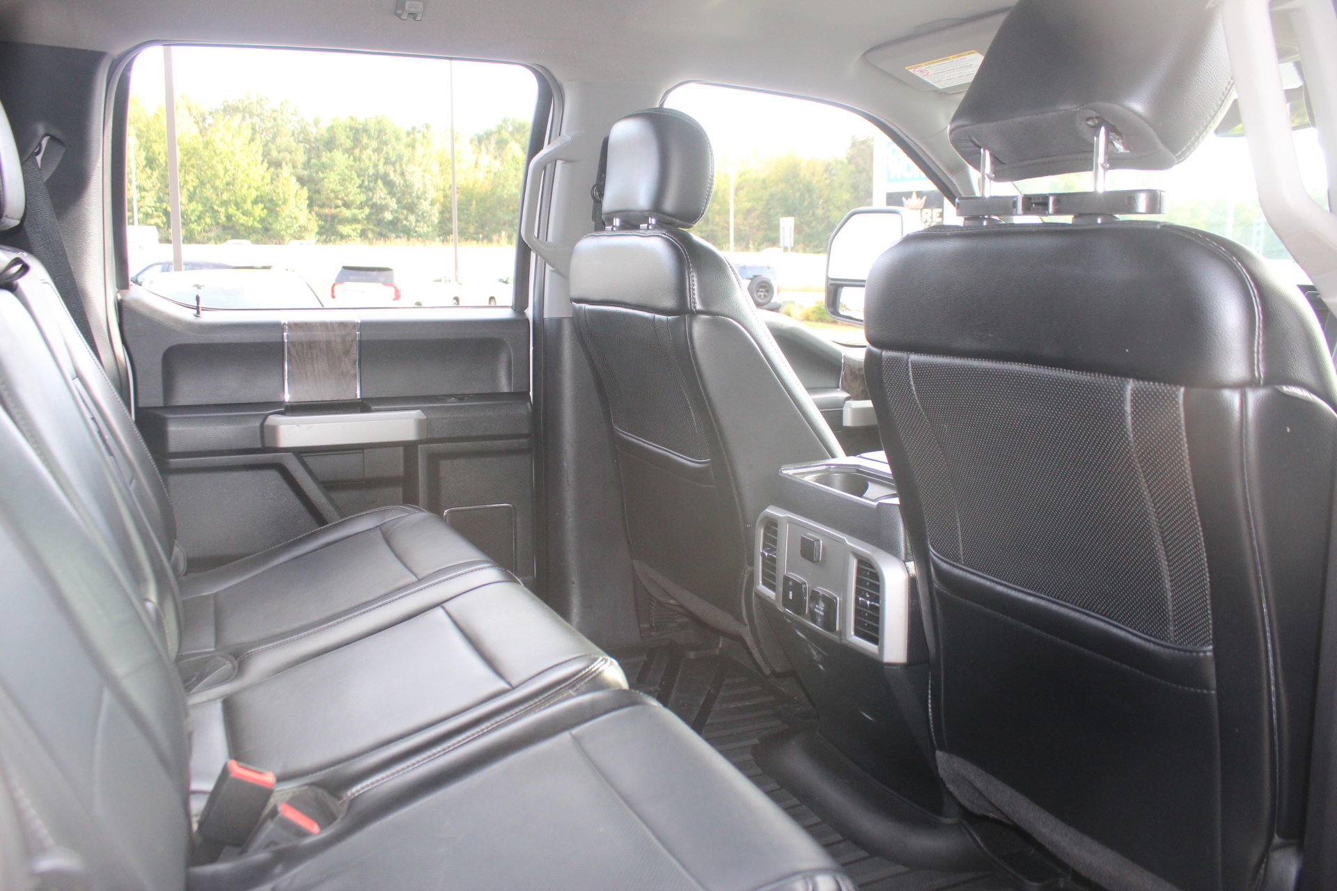 Used 2019 Ford F250 Lariat w/ Lariat Value Package AWD/4WD image 32
