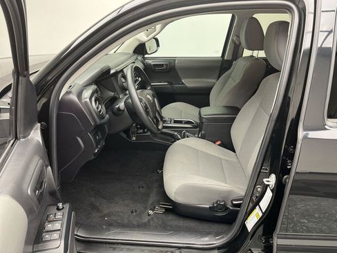 Used 2022 Toyota Tacoma SR AWD/4WD image 3