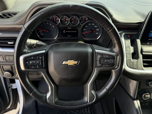 Used 2021 Chevrolet Suburban LT RWD image 18