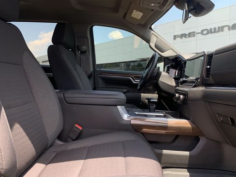 Used 2024 Chevrolet Silverado 1500 LT w/ Z71 Off-Road Package AWD/4WD image 35