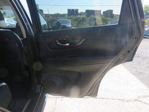 Used 2018 Nissan Rogue SV AWD/4WD image 21